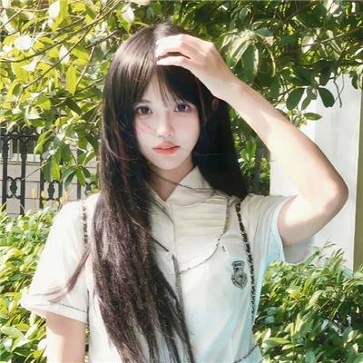 她来自胡志明市